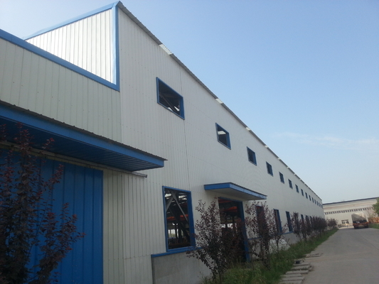 Q235 Prefab Metal Warehouse Roof Structure PU Steel H Beam White