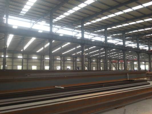 Q235 Prefab Metal Warehouse Roof Structure PU Steel H Beam White