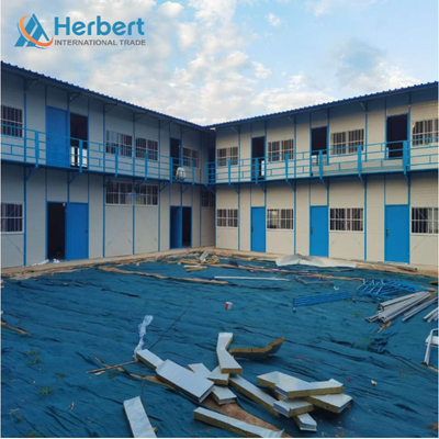 Heat-Resistant Metal Roof System with Hidden Supports and Insulation Pads