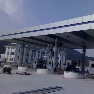 S355JR Fuel Gas Station Canopy 950mm 0.8mm Roof Resisting Winds