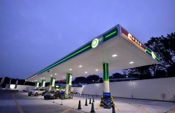 S355JR Large Gas Station Canopy Construction 0.8mm 950mm Roof Customized