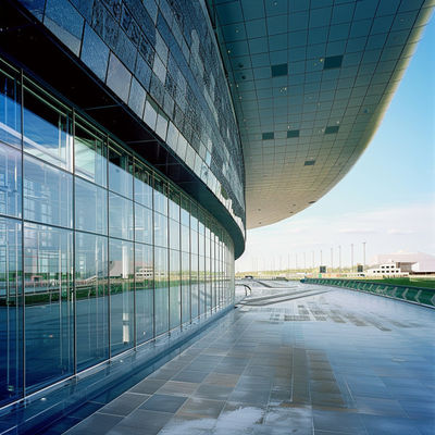 Estructura espacial de acero para estructuras suspendidas en salas de cine que maximizan el espacio y la calidad del sonido