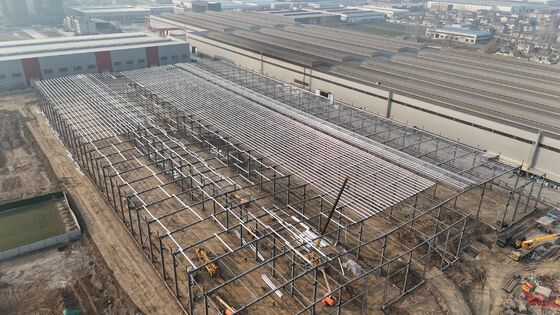 Warehouse Roof Structure Utilizing Prefabricated Steel Elements to Achieve Faster Assembly and Construction in Logistics Facilities
